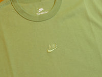 Nike Sportswear Premium Essential Tonal T-Shirt - Oil Green
