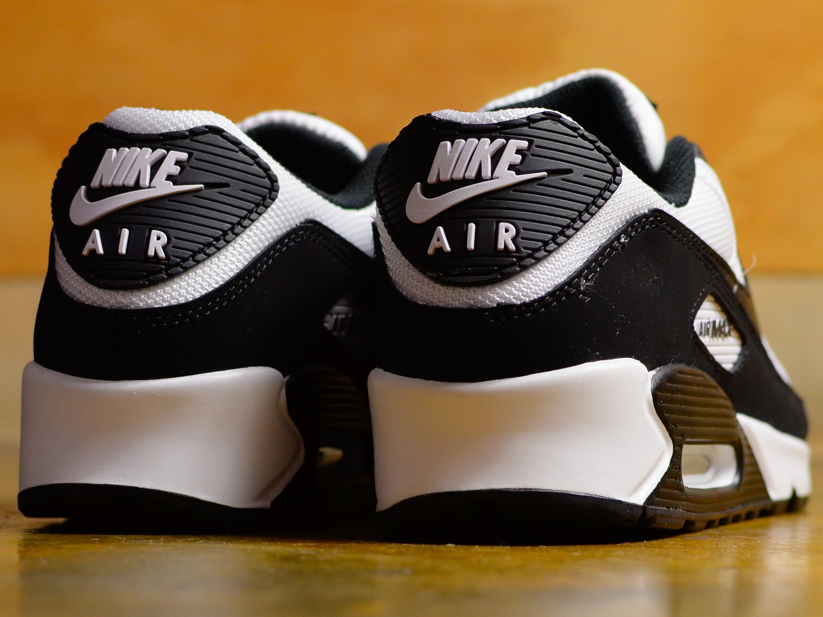 air max 90s black and white