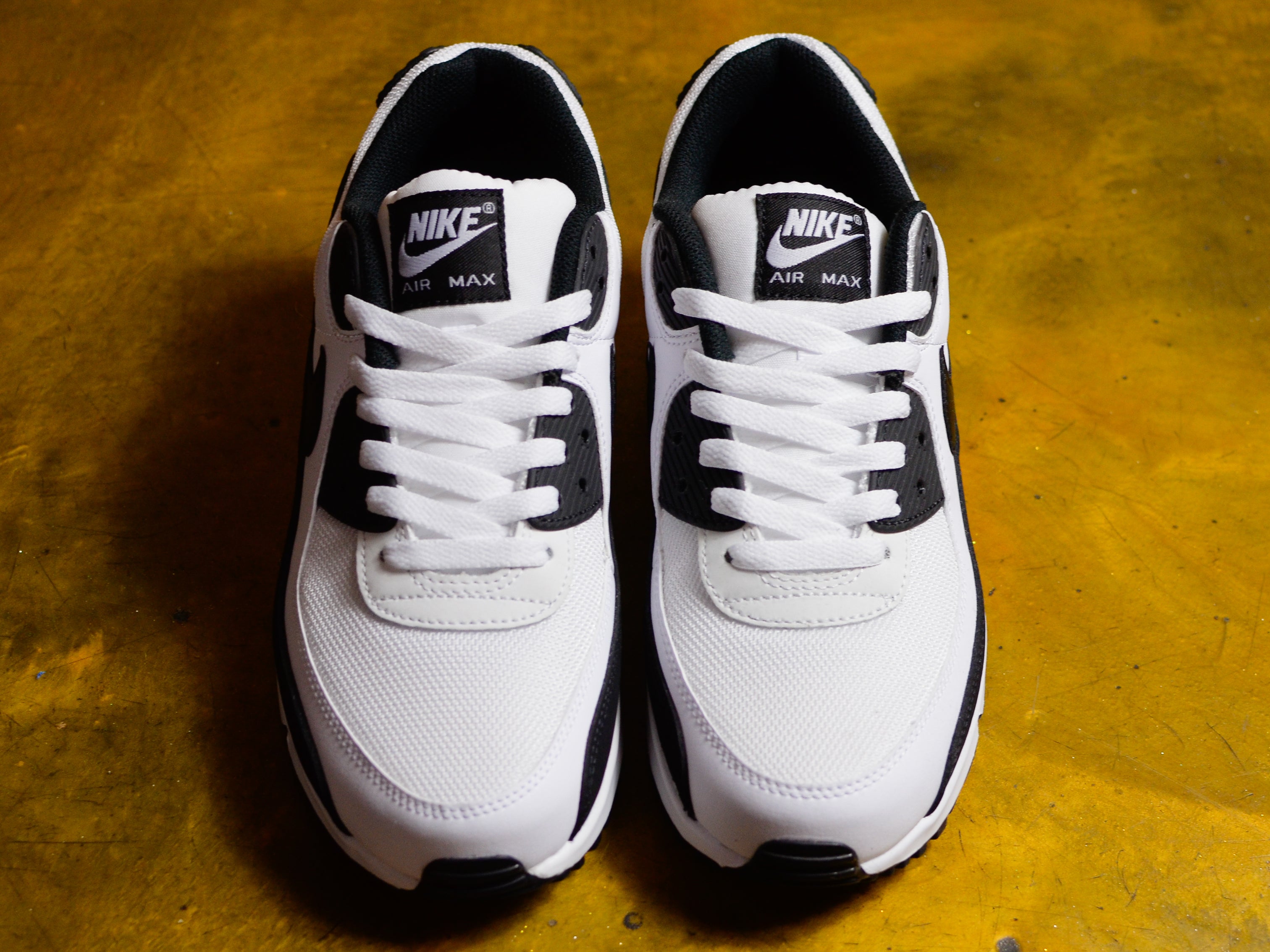 air max 90 white wolf grey black
