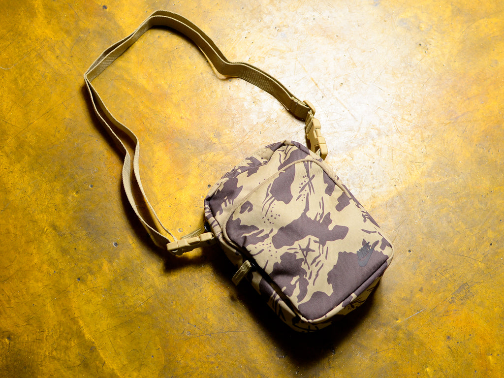 Nike Sportswear Essentials Crossbody Bag - Camo