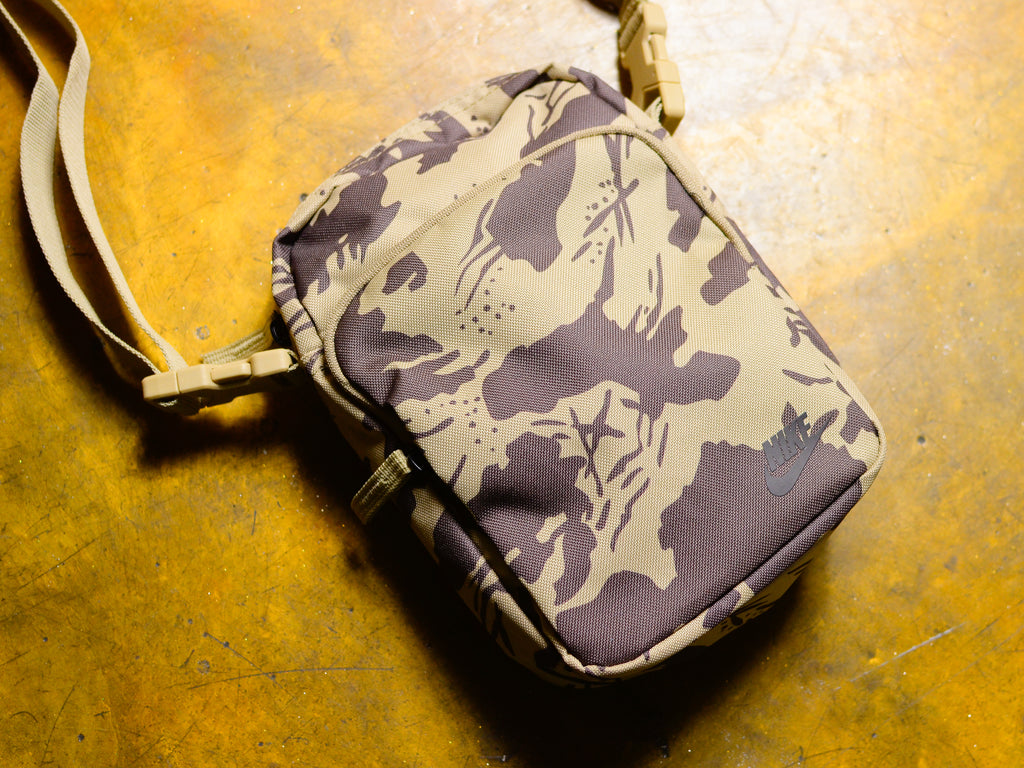 Nike Sportswear Essentials Crossbody Bag - Camo