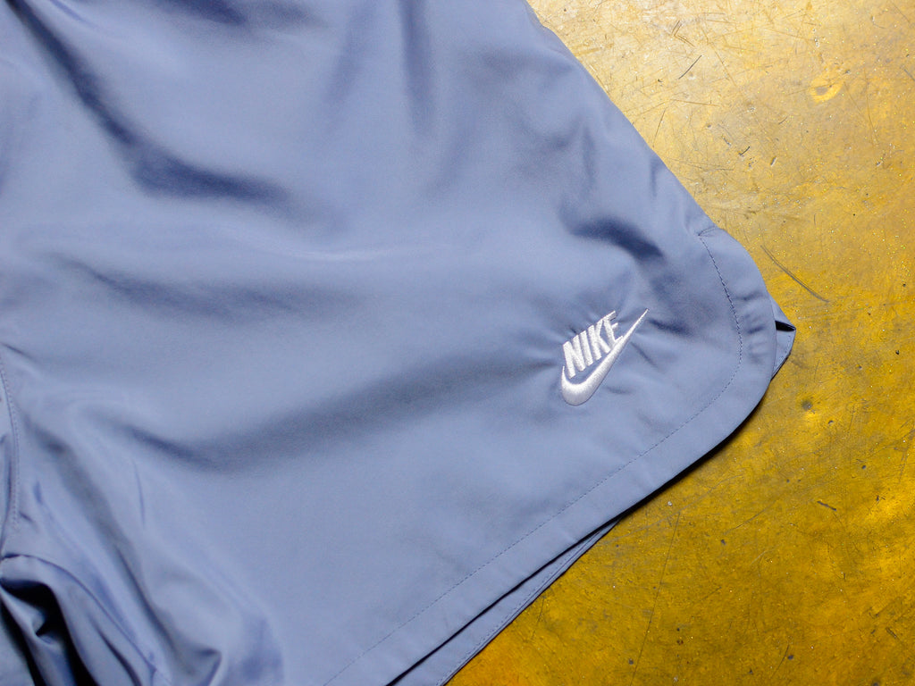 Nike Sportswear Essentials Woven Lined Flow Shorts - Grey / White