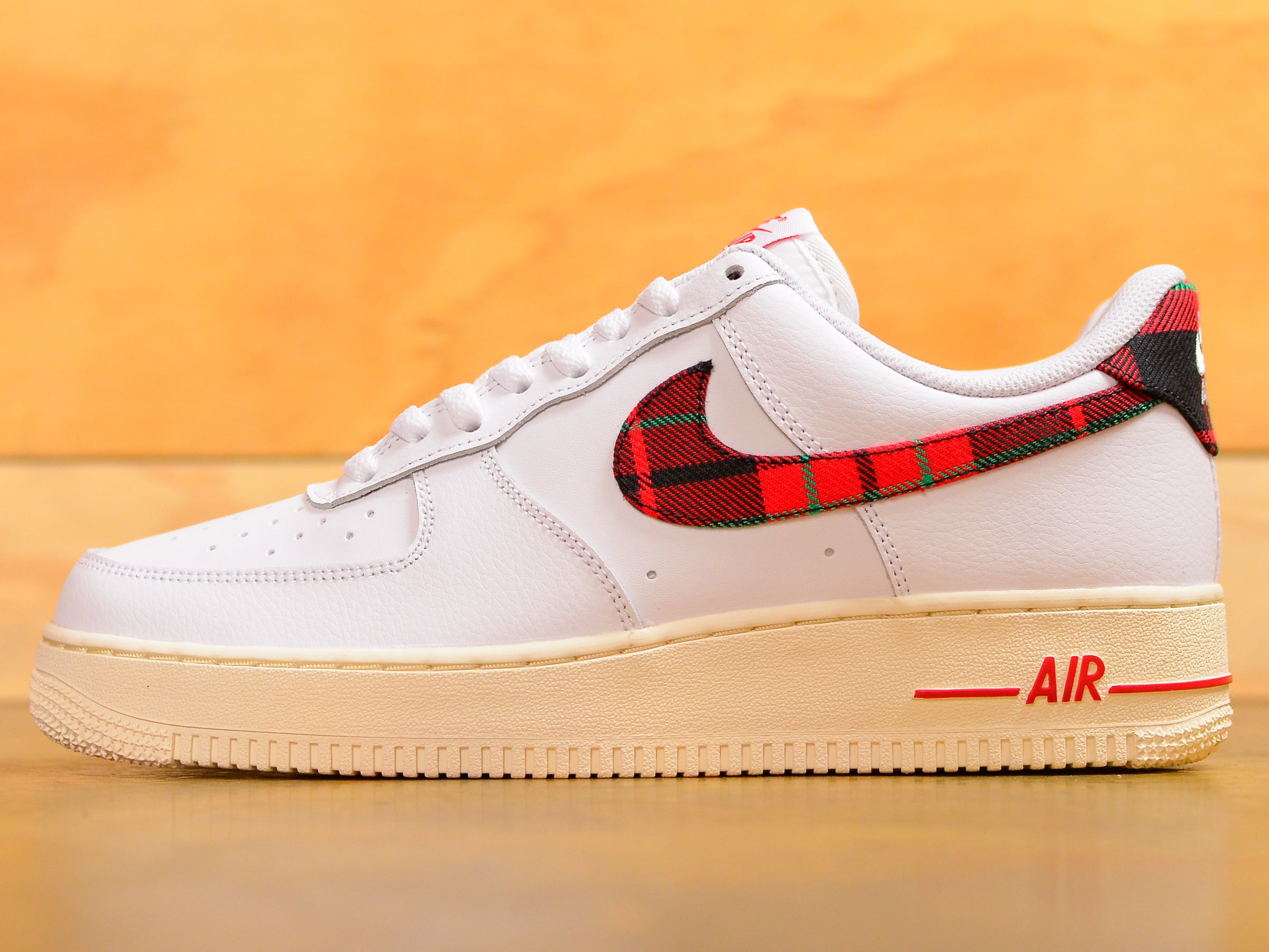 Nike AIR FORCE 1 '07 LV8 First Use - University Red - Stadium Goods