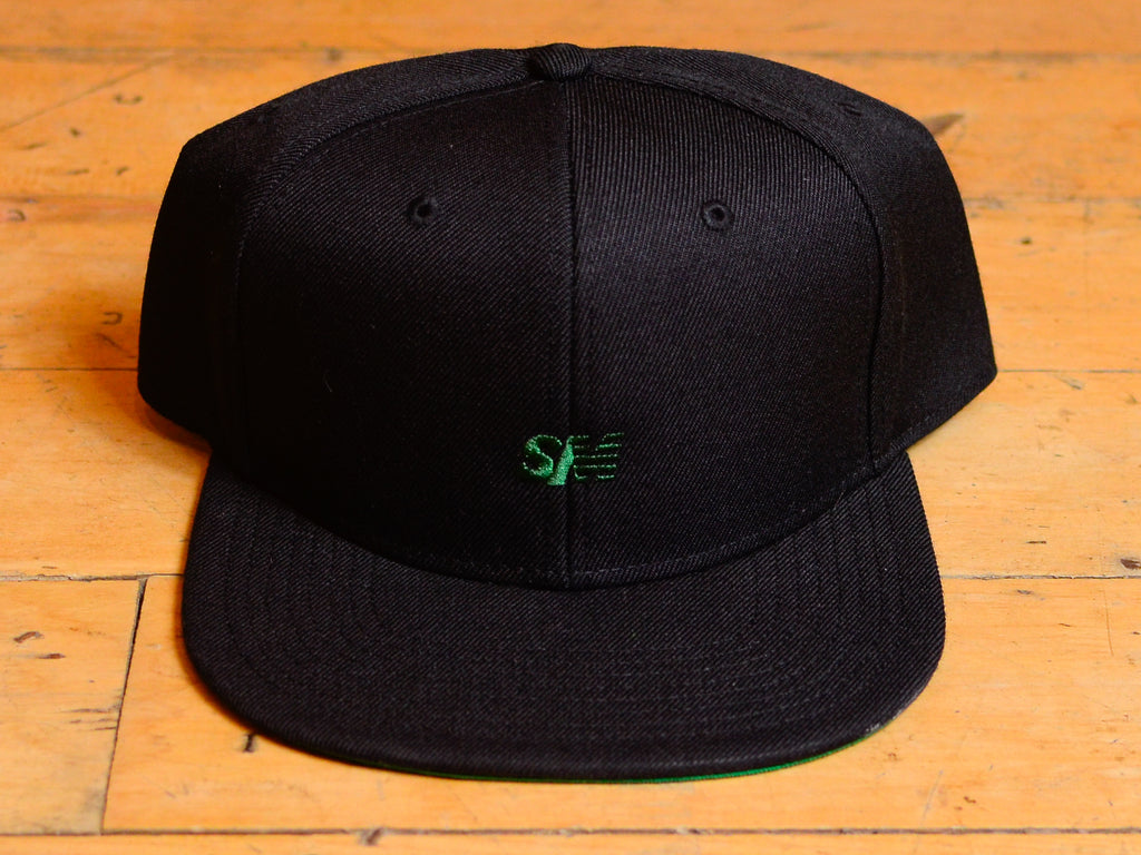 SM Classic Micro Embroidered Snapback Hat - Black / Green
