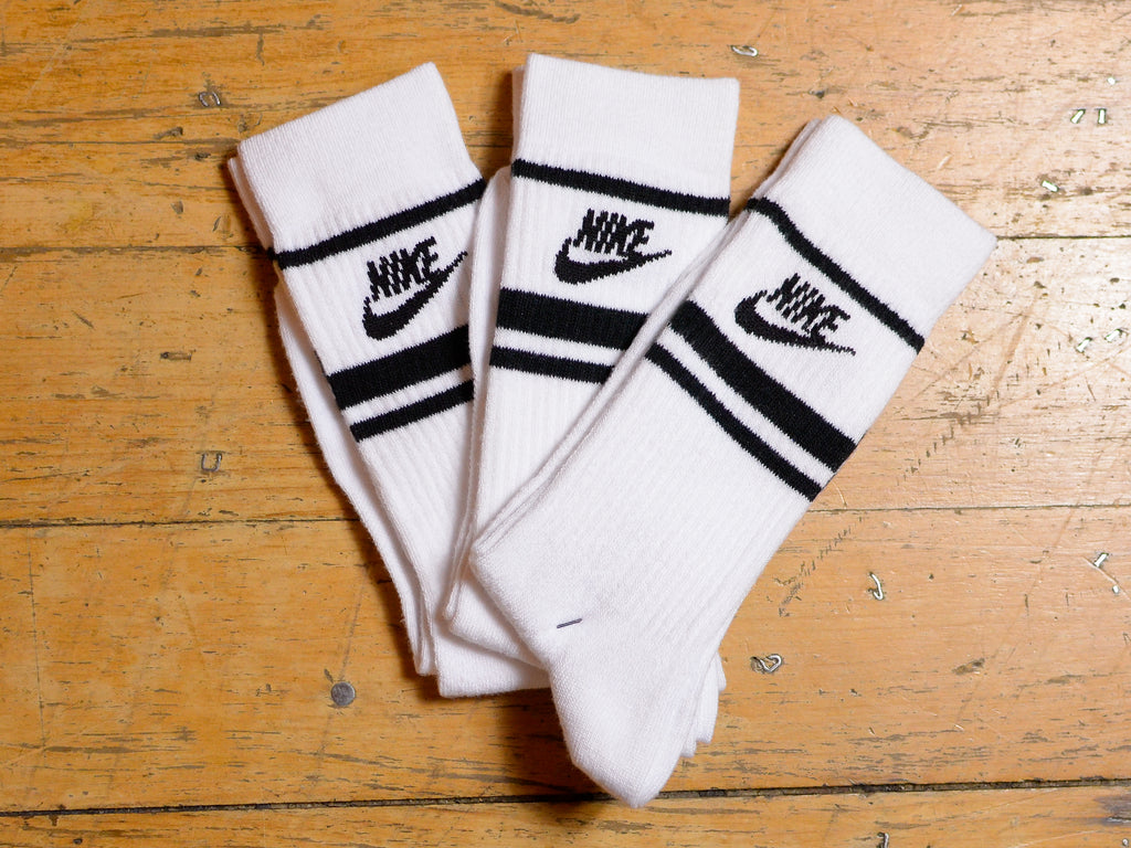 Nike Sportswear Everyday Essential Socks 3pk - White / Black