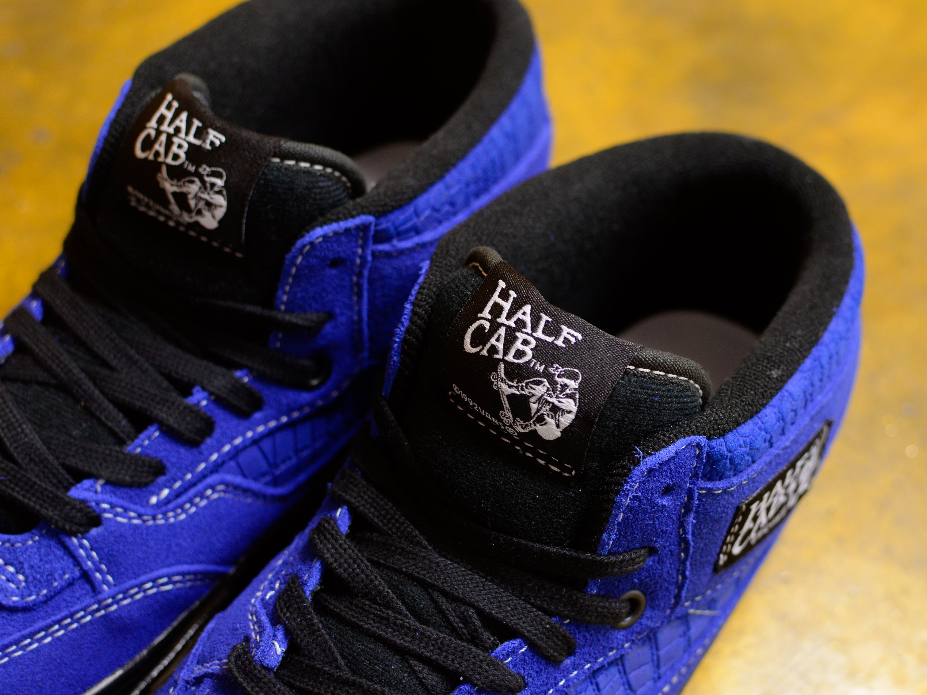 Half Cab 33 DX Anaheim Factory OG - Croc Emboss Blue / Black – THE