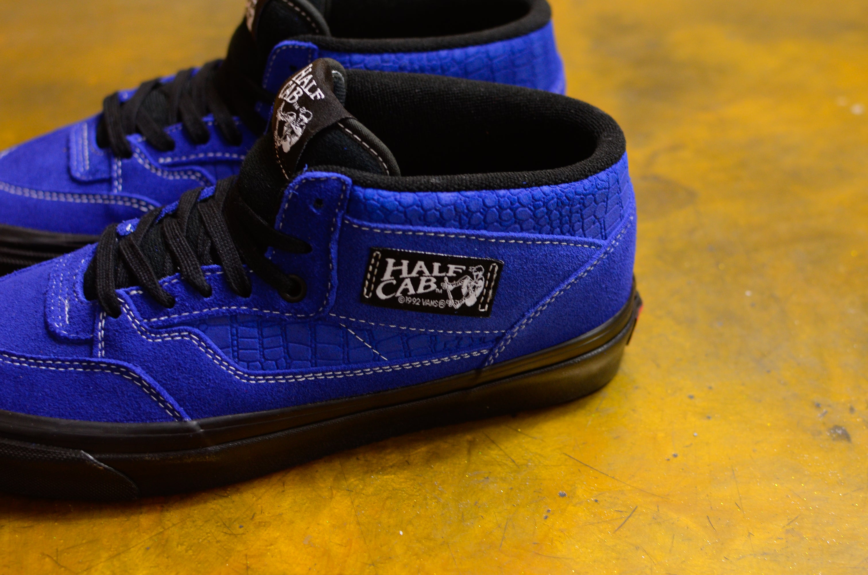 Half Cab 33 DX Anaheim Factory OG - Croc Emboss Blue / Black – THE