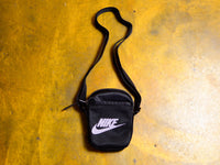 Nike Heritage Crossbody Bag (Small, 1L) - Black / White