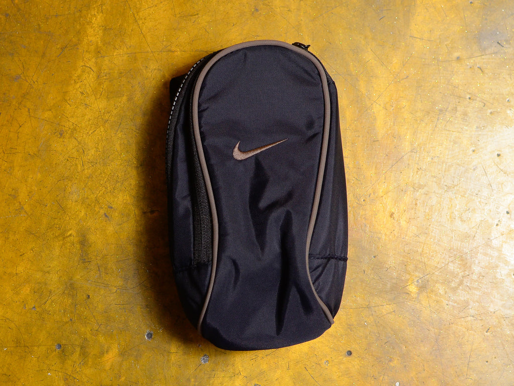 Nike Sportswear Essentials Cross-Body Bag (1L) - Black /  Black / Ironstone