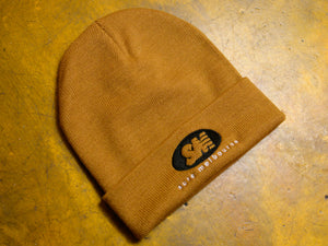 SM Oval Embroidered Cuff Beanie - Camel / Black