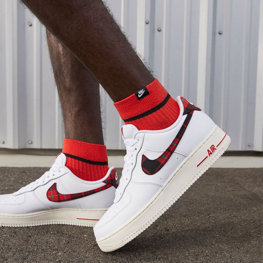 Nike Air Force 1 07 LV8, WHITE/UNIVERSITY RED-STADIUM GREEN